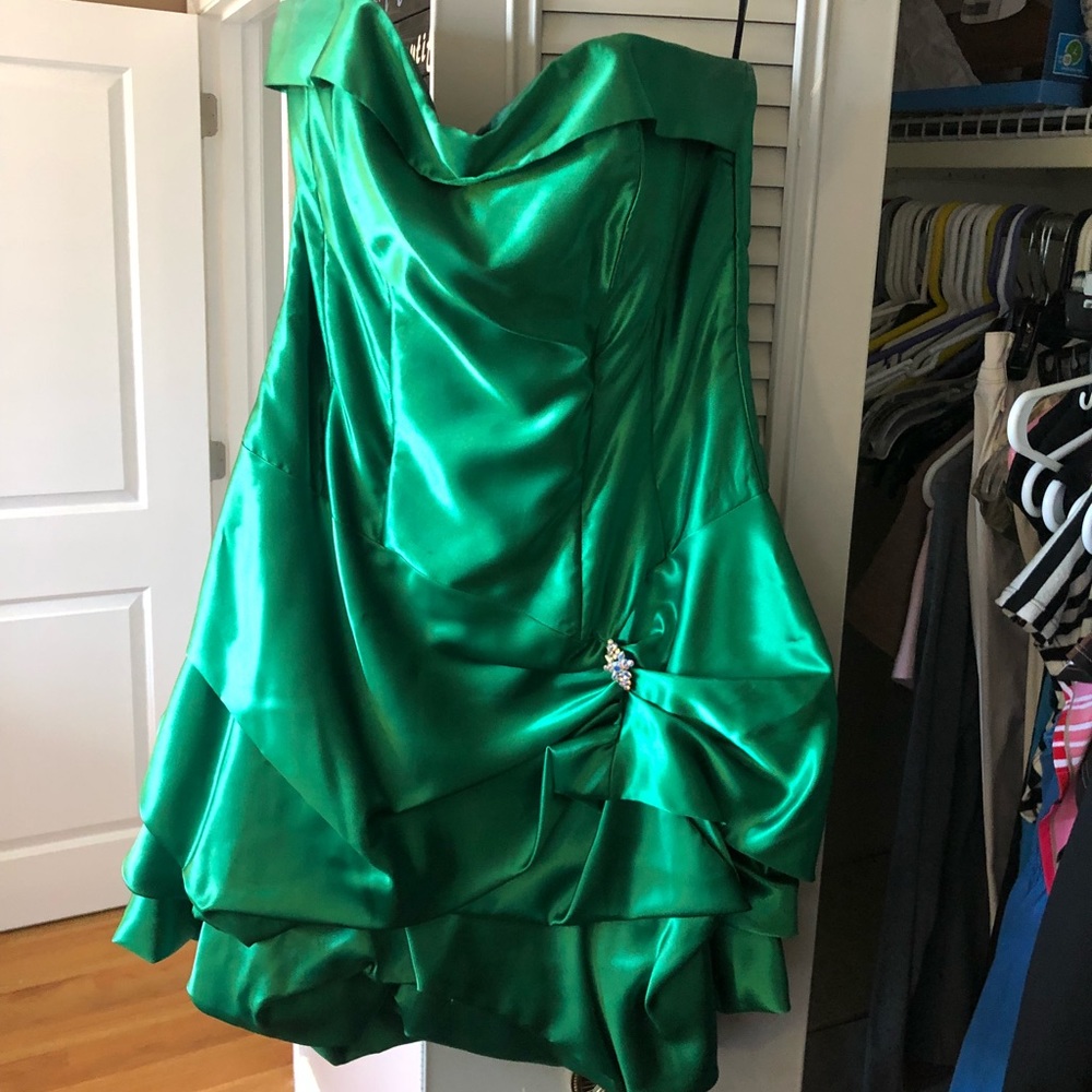 Emerald green mermaid cocktail dress